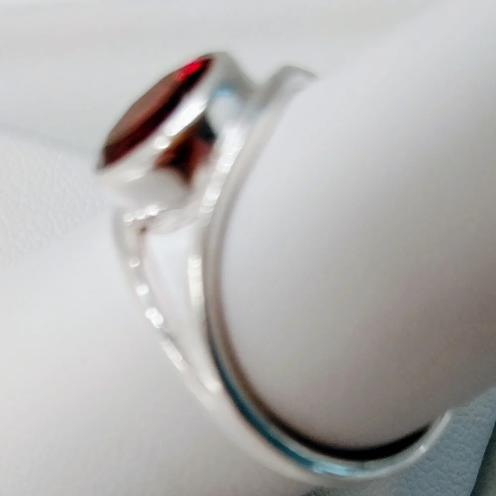 New Stunning 925 Sterling Silver Garnet Gemstone Ring with Double Band Size 6.75 - Picture 4 of 6